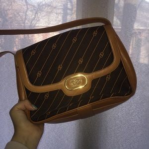 GUCCI LEATHER SHOULDER BAG